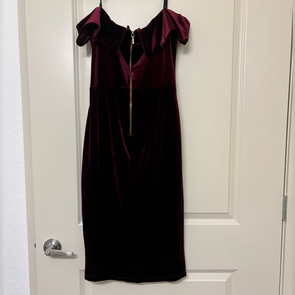 Premier Off-Shoulder Velvet Dress in Deep red - Picture 3 of 3